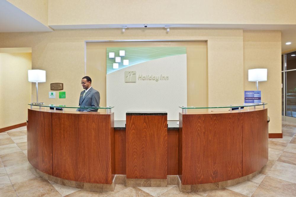 Holiday Inn Yakima By Ihg Exterior photo