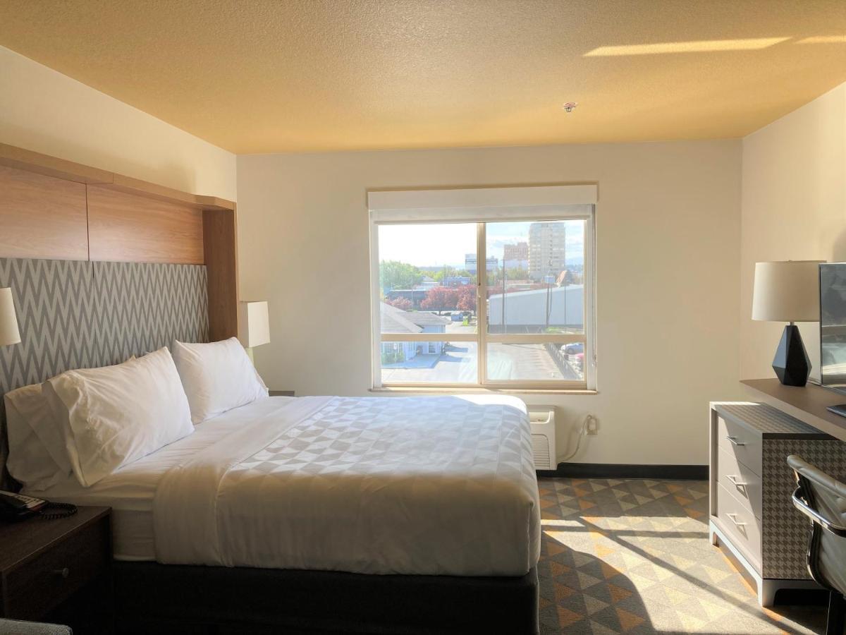Holiday Inn Yakima By Ihg Exterior photo